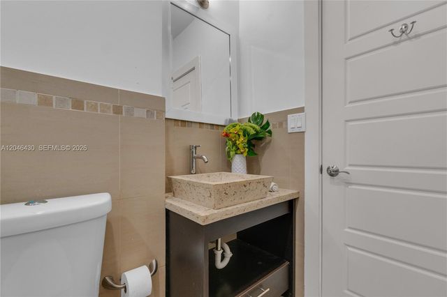 549 NE 12th Ave 1, Fort Lauderdale, FL 33301