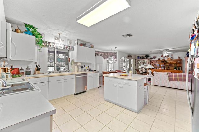 7717 Cedar Hurst Court, Lake Worth, FL 33467