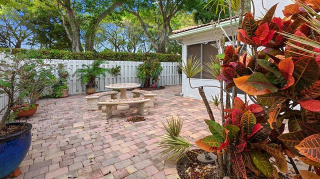 7717 Cedar Hurst Court, Lake Worth, FL 33467