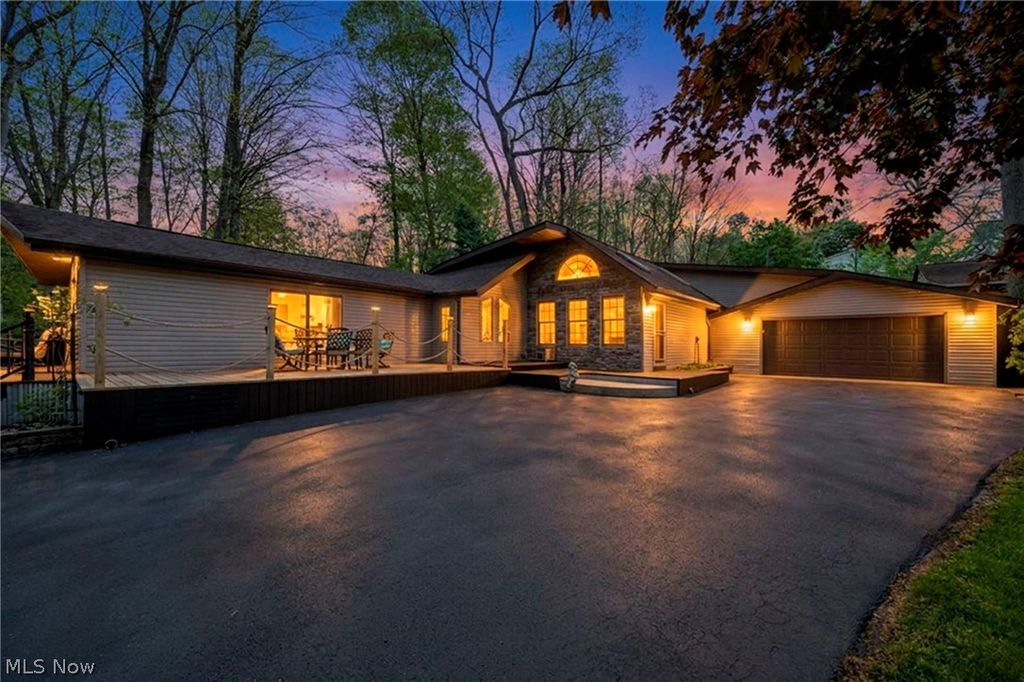 1361 Main Street, Lakemore, OH 44250