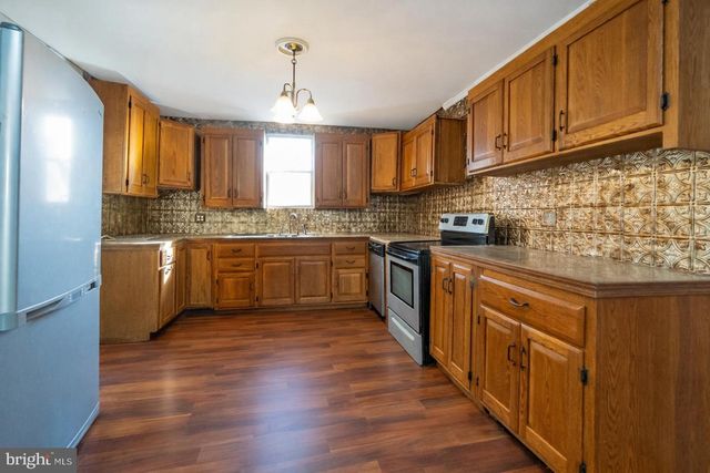 19 MARKET ST, Tamaqua, PA 18252