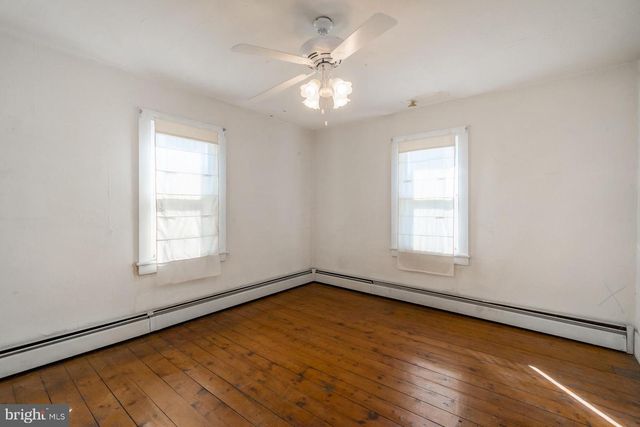 19 MARKET ST, Tamaqua, PA 18252