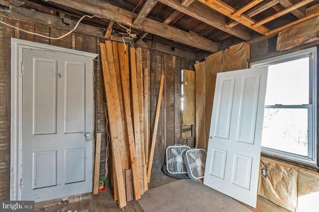 19 MARKET ST, Tamaqua, PA 18252