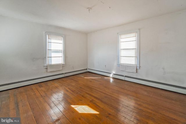 19 MARKET ST, Tamaqua, PA 18252