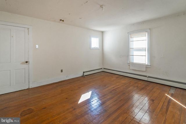 19 MARKET ST, Tamaqua, PA 18252