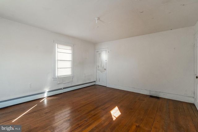 19 MARKET ST, Tamaqua, PA 18252