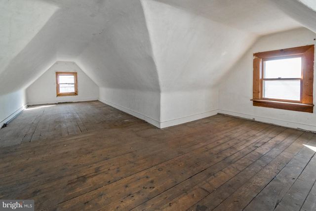 19 MARKET ST, Tamaqua, PA 18252