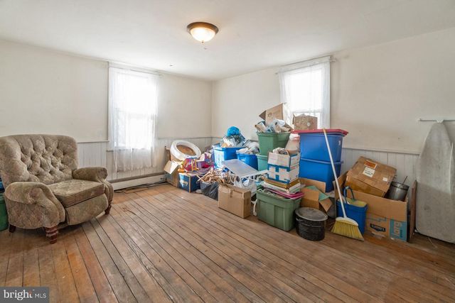 19 MARKET ST, Tamaqua, PA 18252