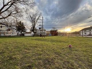 2222 Grayling Street, Hamtramck, MI 48212