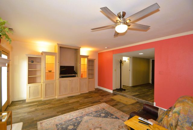 41493 Road 96, Dinuba, CA 93618