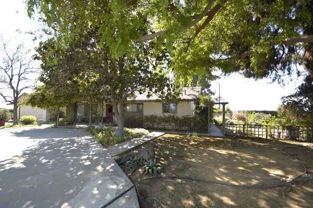 41493 Road 96, Dinuba, CA 93618
