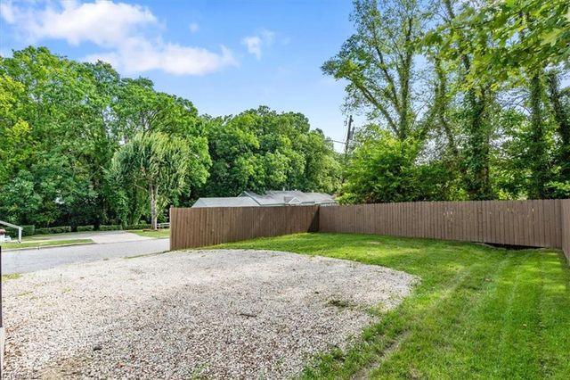 805 Bennett Street, Greensboro, NC 27406
