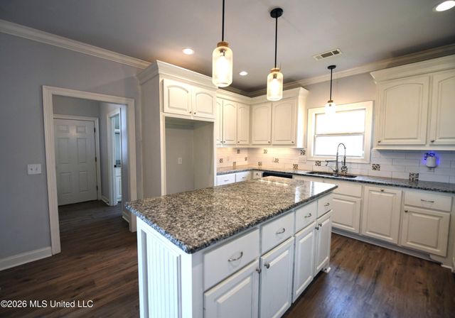 602 Emerald Court, Brandon, MS 39047