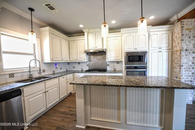 602 Emerald Court, Brandon, MS 39047