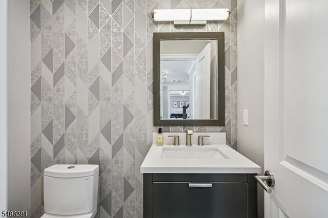 9 WESTVIEW ROAD, Millburn Twp., NJ 07078