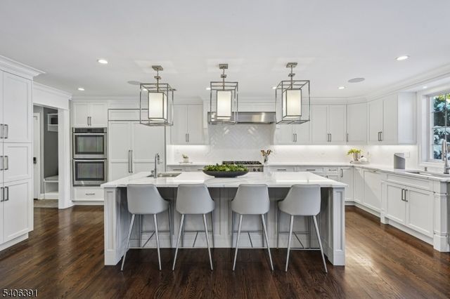 9 WESTVIEW ROAD, Millburn Twp., NJ 07078