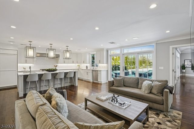 9 WESTVIEW ROAD, Millburn Twp., NJ 07078