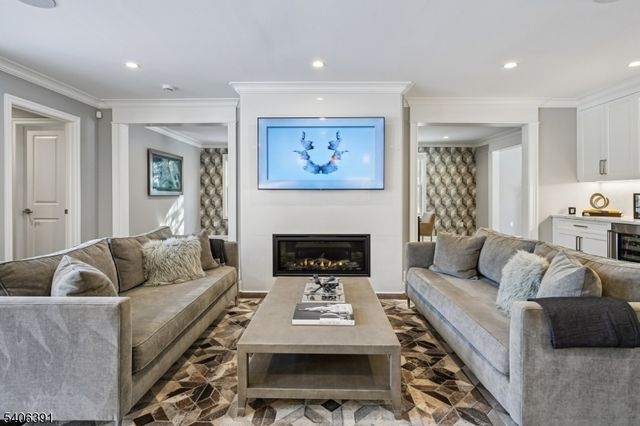 9 WESTVIEW ROAD, Millburn Twp., NJ 07078