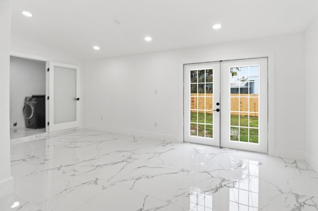328 PONTE VEDRA Road, Palm Springs, FL 33461
