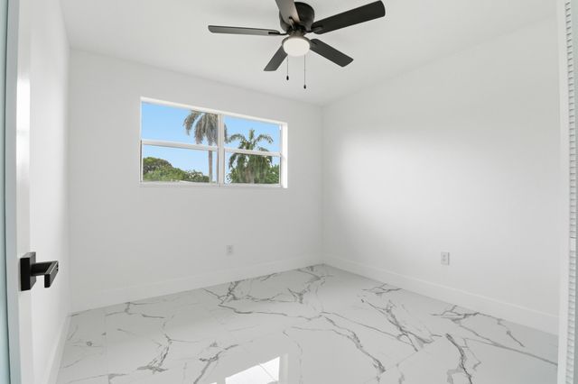 328 PONTE VEDRA Road, Palm Springs, FL 33461