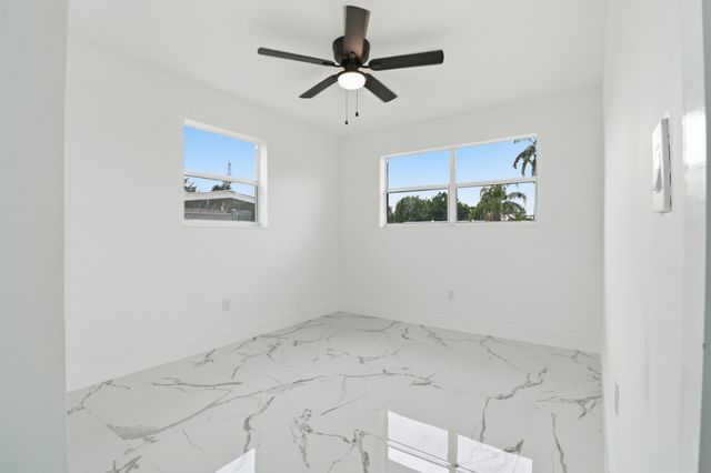 328 PONTE VEDRA Road, Palm Springs, FL 33461