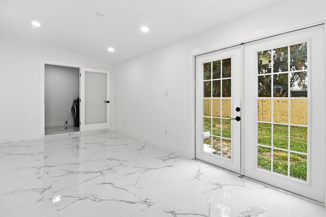 328 PONTE VEDRA Road, Palm Springs, FL 33461