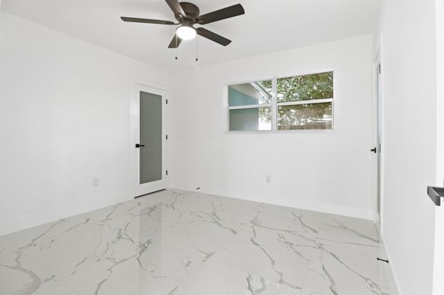 328 PONTE VEDRA Road, Palm Springs, FL 33461