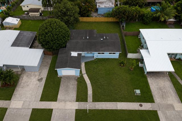 328 PONTE VEDRA Road, Palm Springs, FL 33461
