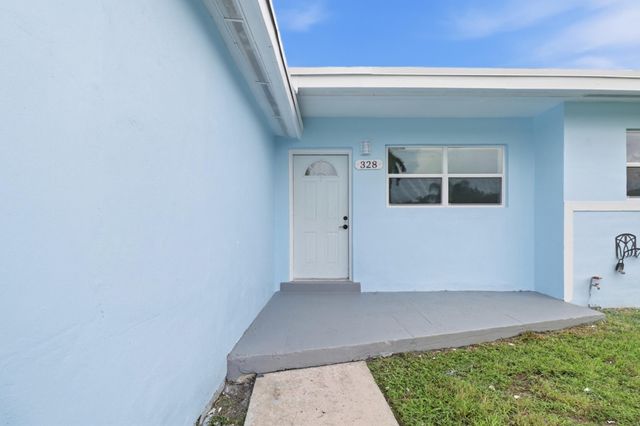 328 PONTE VEDRA Road, Palm Springs, FL 33461