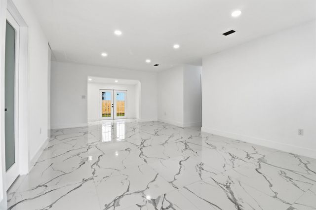 328 PONTE VEDRA Road, Palm Springs, FL 33461