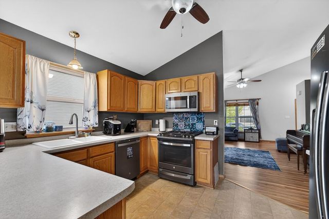 3929 Scenic WAY, Franksville, WI 53126