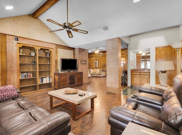 3630 Ridgewood Drive, Grand Prairie, TX 75052