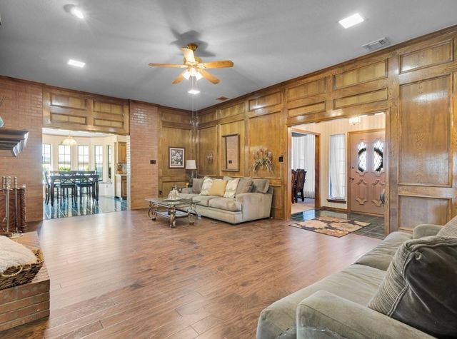 3630 Ridgewood Drive, Grand Prairie, TX 75052