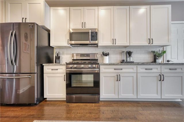 725 Beckenham Walk Dr, Dacula, GA 30019