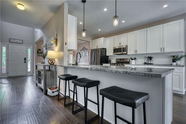 725 Beckenham Walk Dr, Dacula, GA 30019
