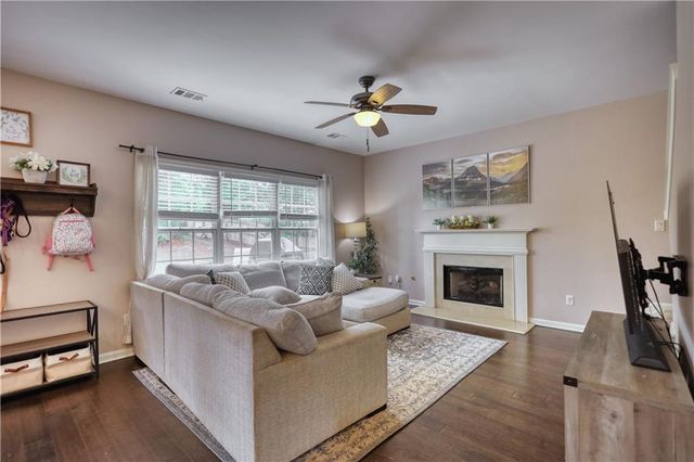 725 Beckenham Walk Dr, Dacula, GA 30019