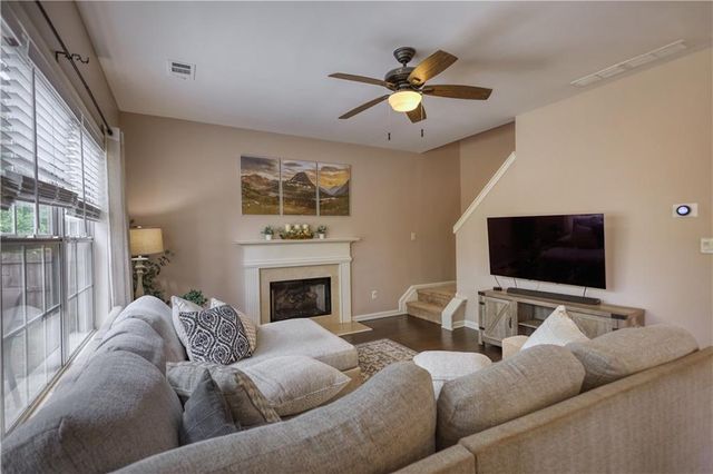 725 Beckenham Walk Dr, Dacula, GA 30019