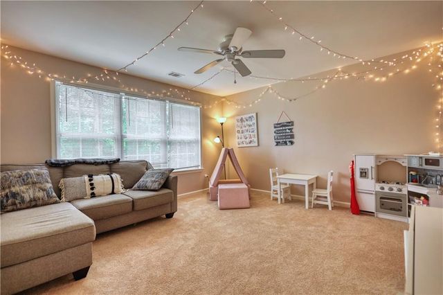 725 Beckenham Walk Dr, Dacula, GA 30019
