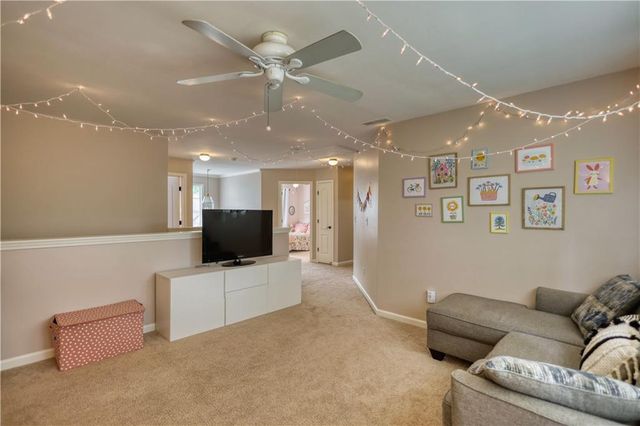 725 Beckenham Walk Dr, Dacula, GA 30019