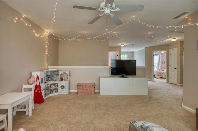 725 Beckenham Walk Dr, Dacula, GA 30019