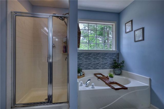 725 Beckenham Walk Dr, Dacula, GA 30019