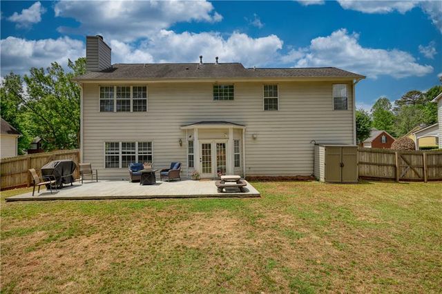 725 Beckenham Walk Dr, Dacula, GA 30019