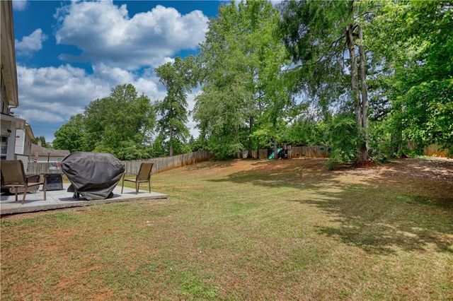 725 Beckenham Walk Dr, Dacula, GA 30019