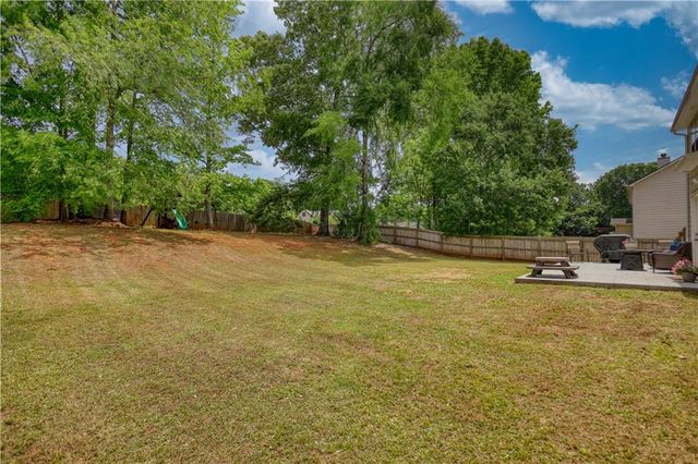 725 Beckenham Walk Dr, Dacula, GA 30019