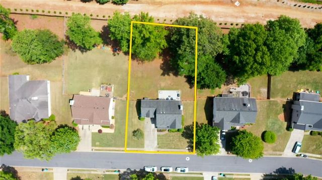 725 Beckenham Walk Dr, Dacula, GA 30019