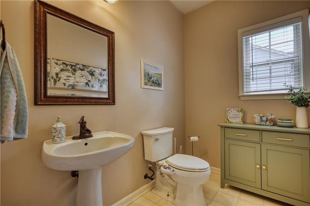 725 Beckenham Walk Dr, Dacula, GA 30019