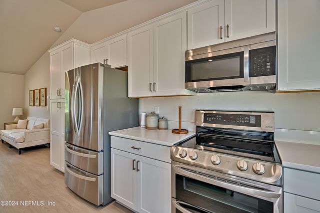 129 HARTFORD Street, Hawthorne, FL 32640