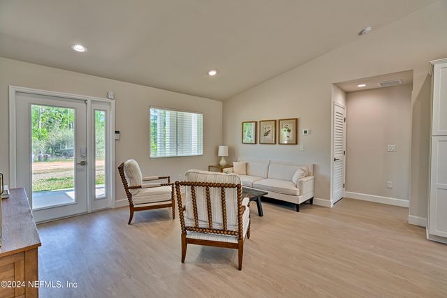 129 HARTFORD Street, Hawthorne, FL 32640