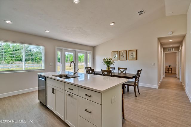 129 HARTFORD Street, Hawthorne, FL 32640