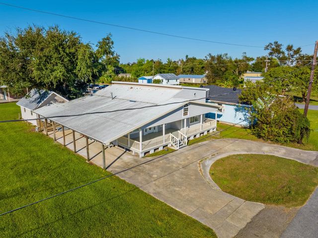 106 N Third St Street, Golden Meadow, LA 70357